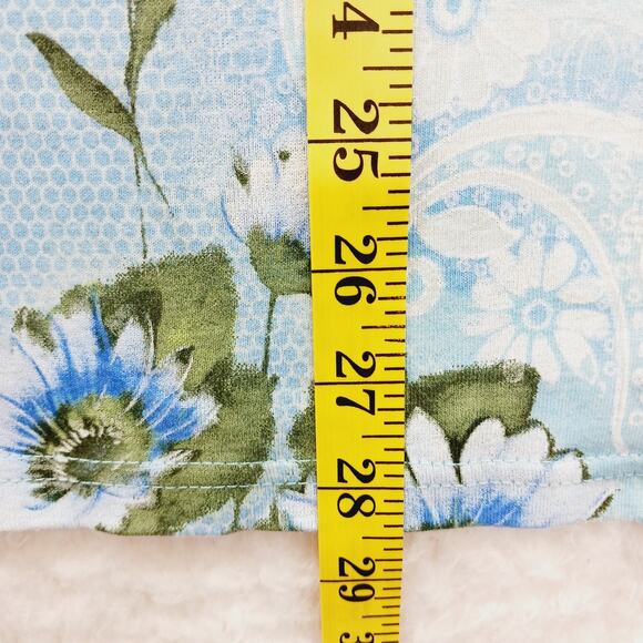 T-Shirt Size 2X Powder Blue Gerbera Daisy Paisley Bloomcore Whimsycore Couquette - Picture 8 of 16